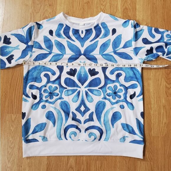 Pixie Lady Crewneck Sweatshirt sz Med - Picture 9 of 11